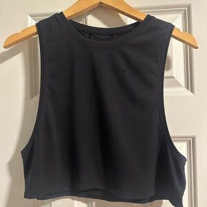 Lululemon Women’s black crop top